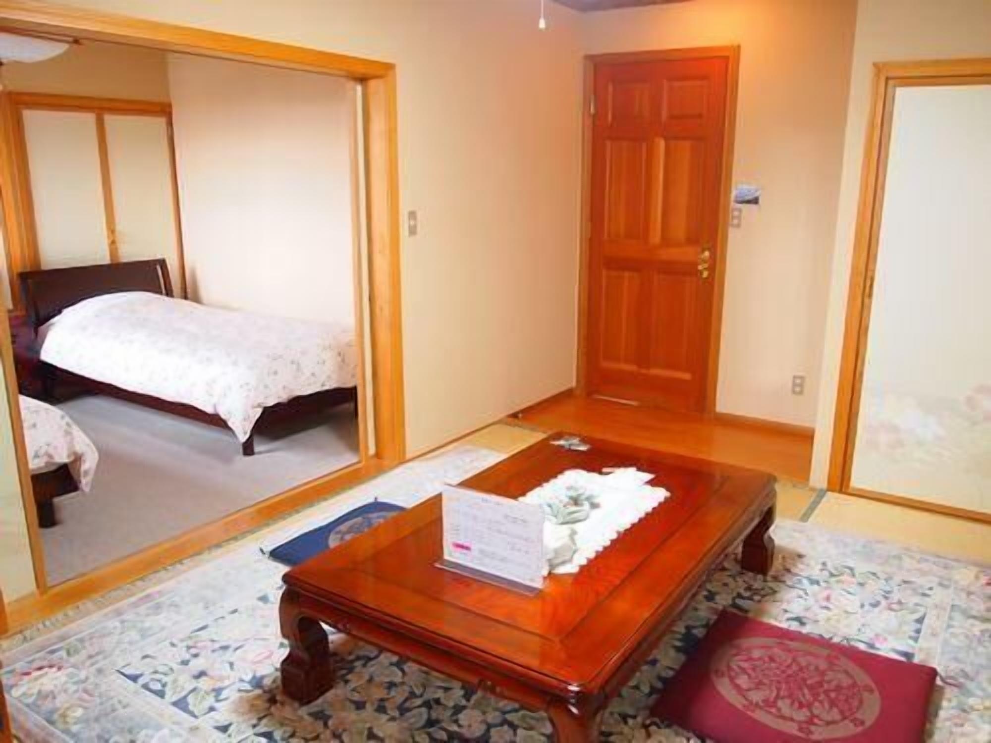 Petit Hotel Corinthian Rebun Εξωτερικό φωτογραφία